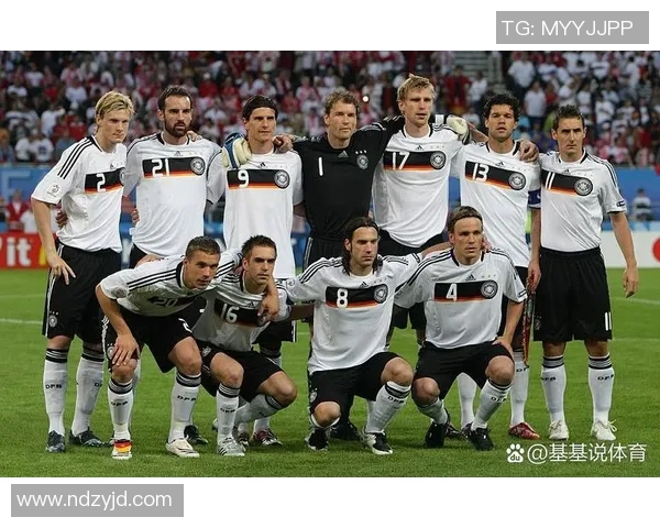 历史足球五大传奇球星风采解析与影响力深度剖析