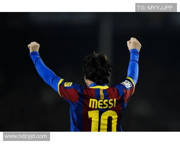 伤感足球传奇时光球星背影与空场孤独的心情交织